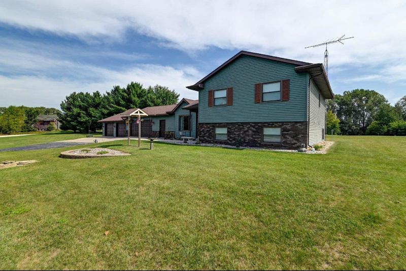 W11999 County Road D Columbus, WI 53925