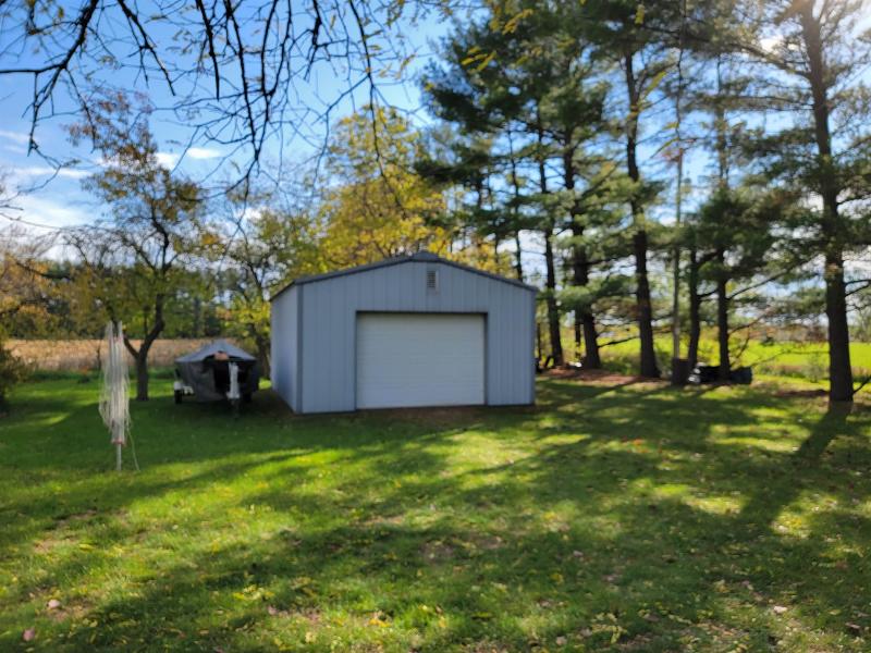 5815 S County Road T Brodhead, WI 53520