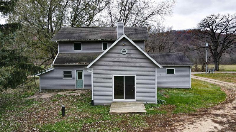 12662 Taylor Hollow Road Blue River, WI 53518