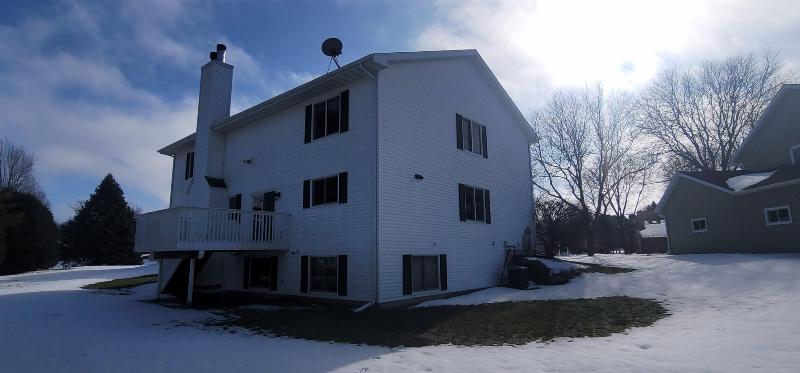 7208 Knoll Court Middleton, WI 53562-1063