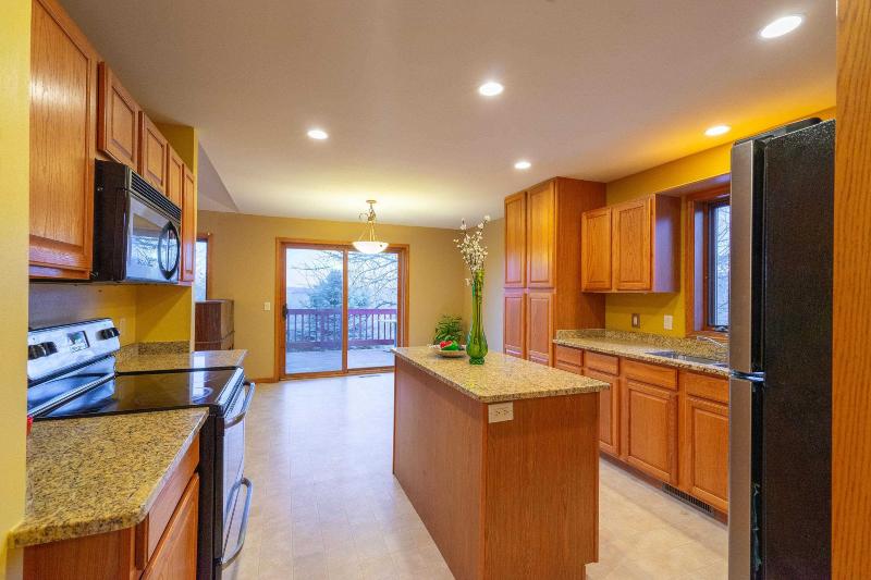 8402 Castle Pines Drive Madison, WI 53717