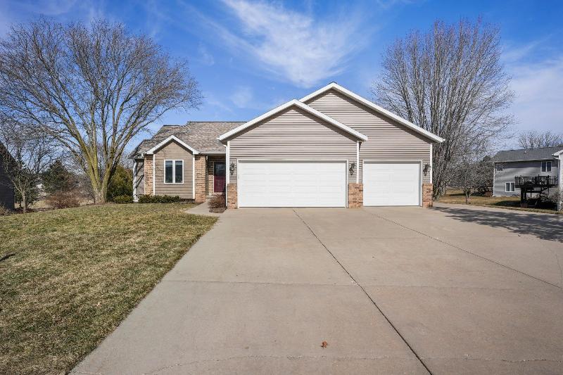 3305 Round Table Way Cross Plains, WI 53528