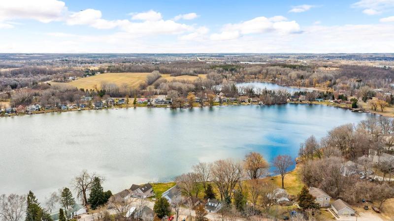 2485 North Wallace Lake Drive West Bend, WI 53090-1150