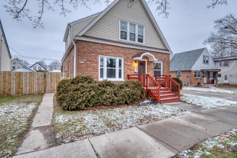 3265 South Griffin Avenue A Milwaukee, WI 53207