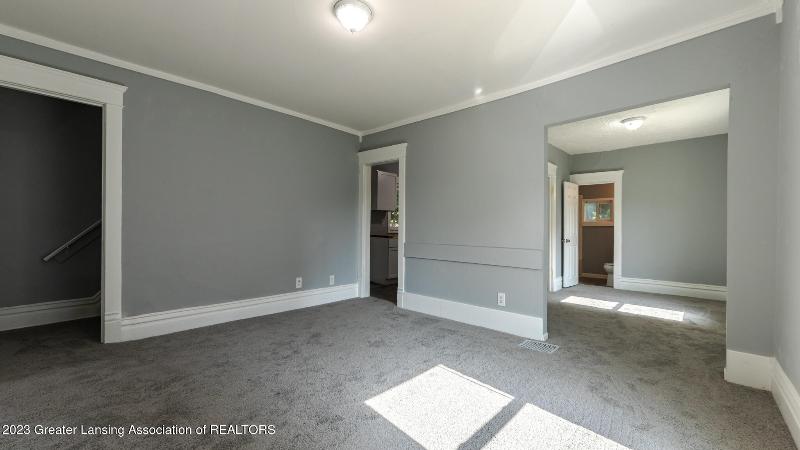 Listing Photo for 216 W Oakland Avenue