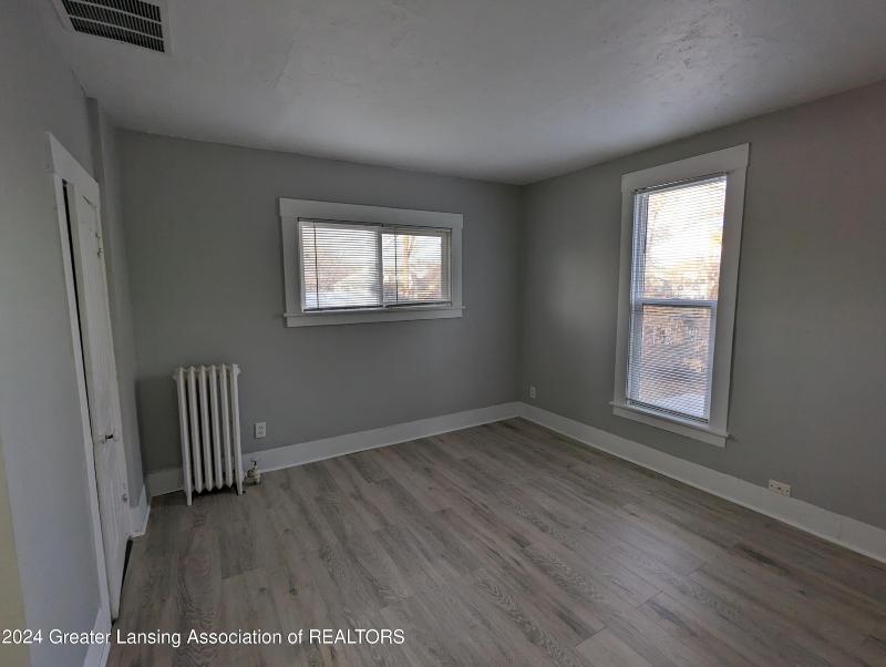 Listing Photo for 924 N Capitol Avenue 1