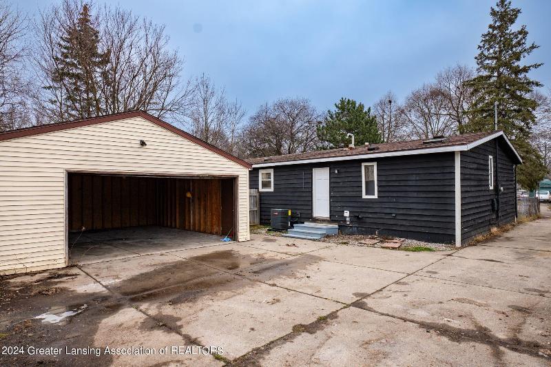Listing Photo for 1701 Roselawn Avenue