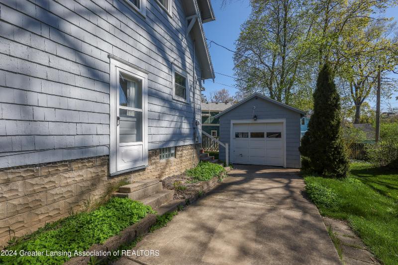 Listing Photo for 352 University Drive