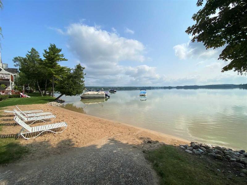 Listing Photo for 3440 Lakeside Drive North 60 60