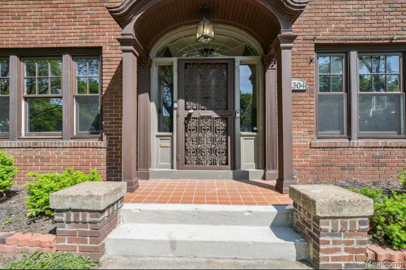 Listing Photo for 2304 Chicago Boulevard