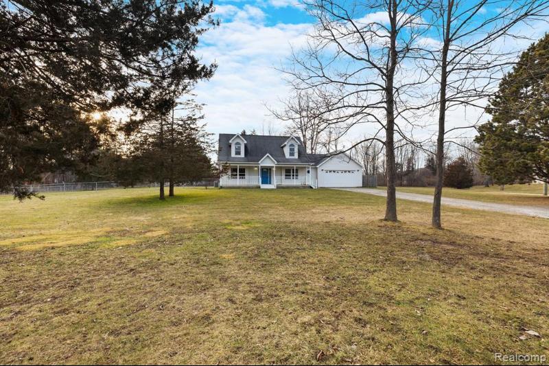 Listing Photo for 2741 Wixom Road