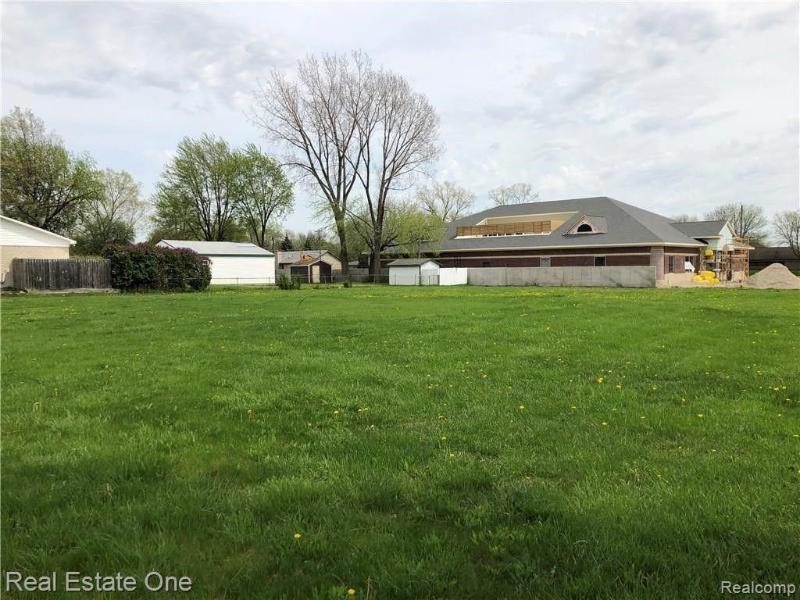 35674 Dequindre Road, Sterling Heights