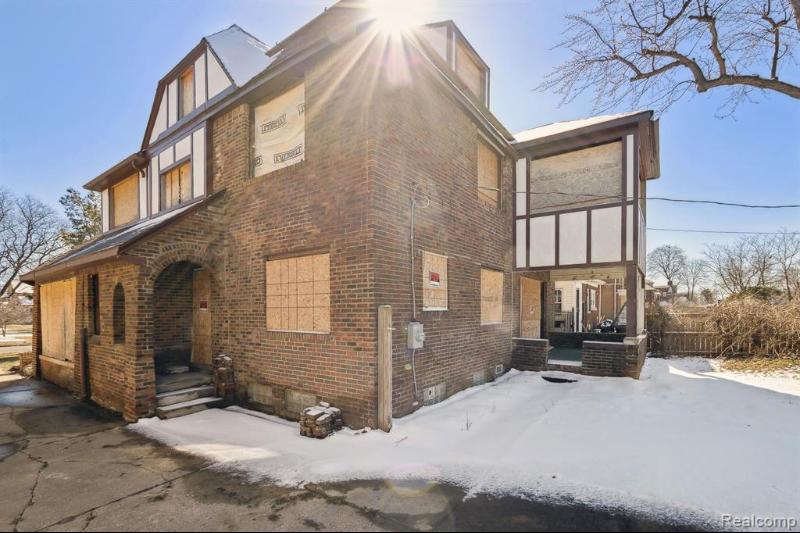 Listing Photo for 2044 Chicago Boulevard