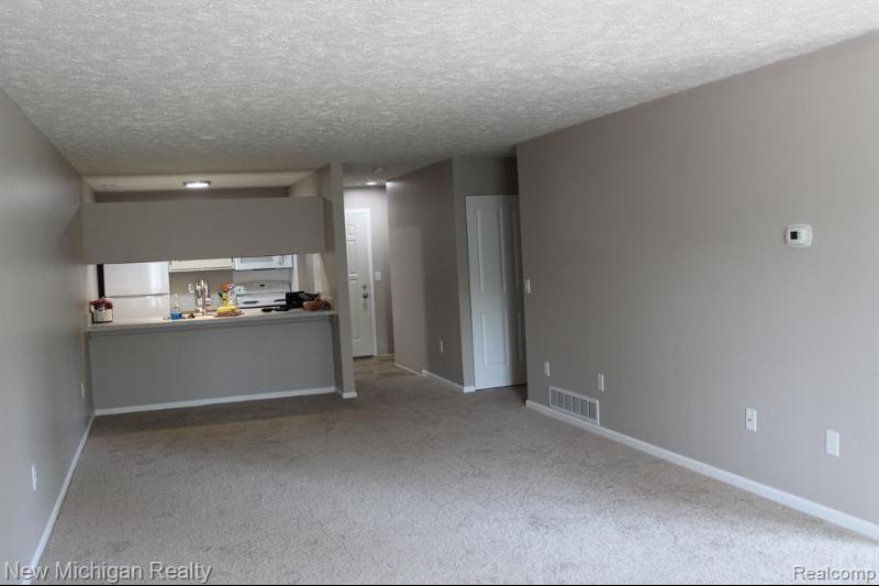 Listing Photo for 1571 W Pond Dr #32