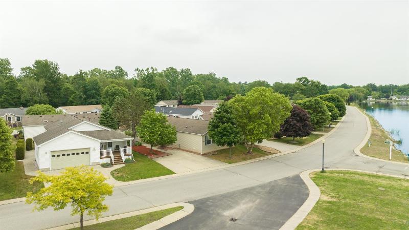 Listing Photo for 524 Twin Lakes Drive