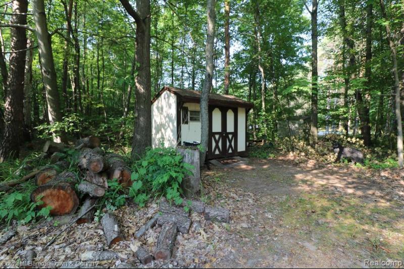 Listing Photo for 4075 Center Road