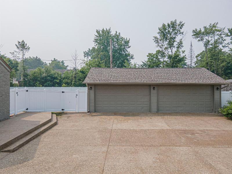Listing Photo for 29545 Maplewood Street
