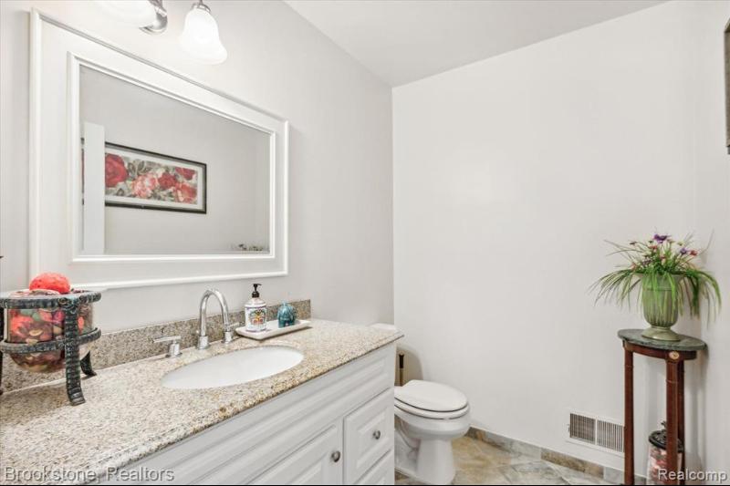 Listing Photo for 8840 Summers Court