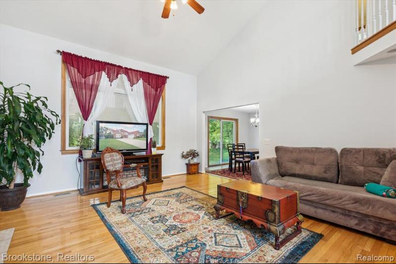 Listing Photo for 8840 Summers Court