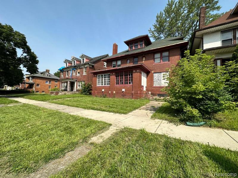 Listing Photo for 728 Lawrence Street