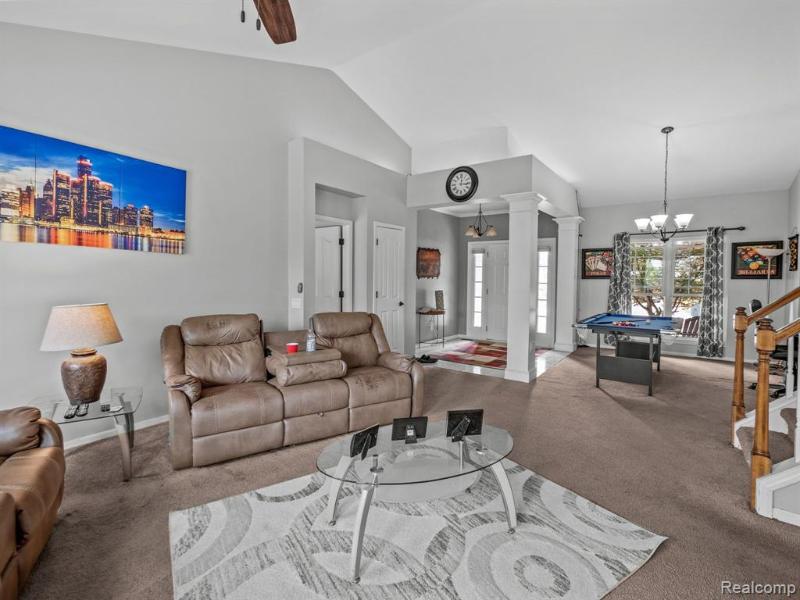 Listing Photo for 46290 Larchmont