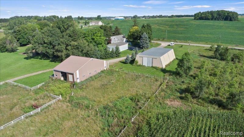 Listing Photo for 390 E Deckerville Road