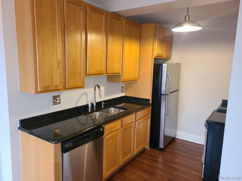 Listing Photo for 15 E Kirby Street 1126