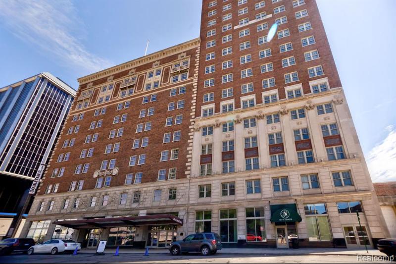 Listing Photo for 525 W Lafayette Boulevard 11A