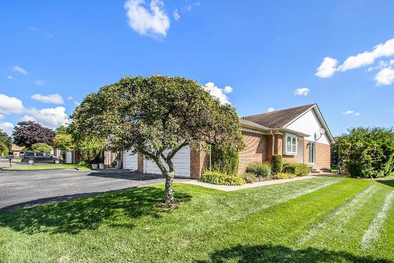 45284 Universal, Shelby Township