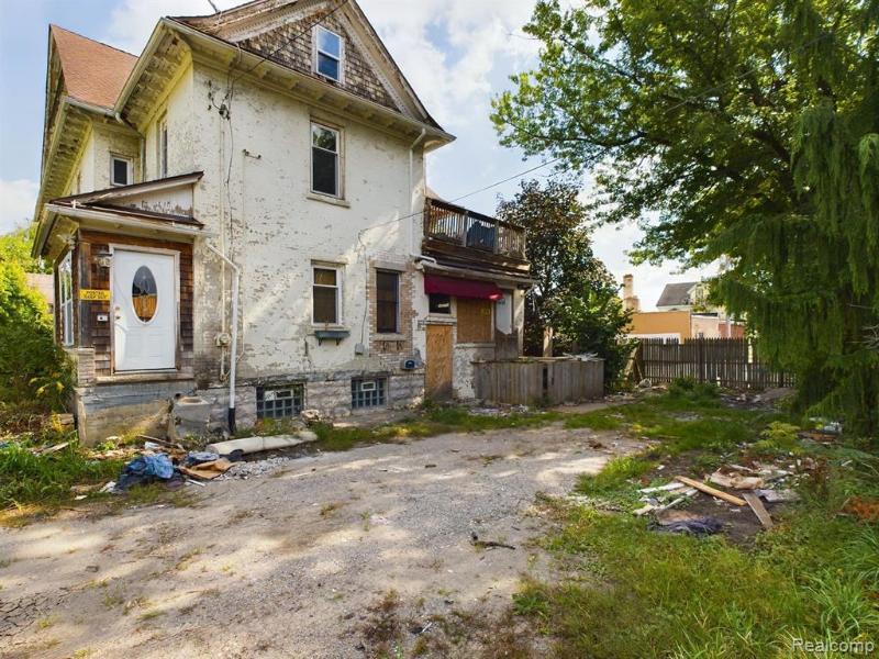 Listing Photo for 821 M L King Avenue