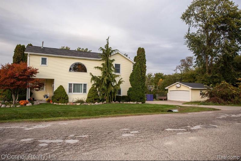 Listing Photo for 7995 Lakeshore Road