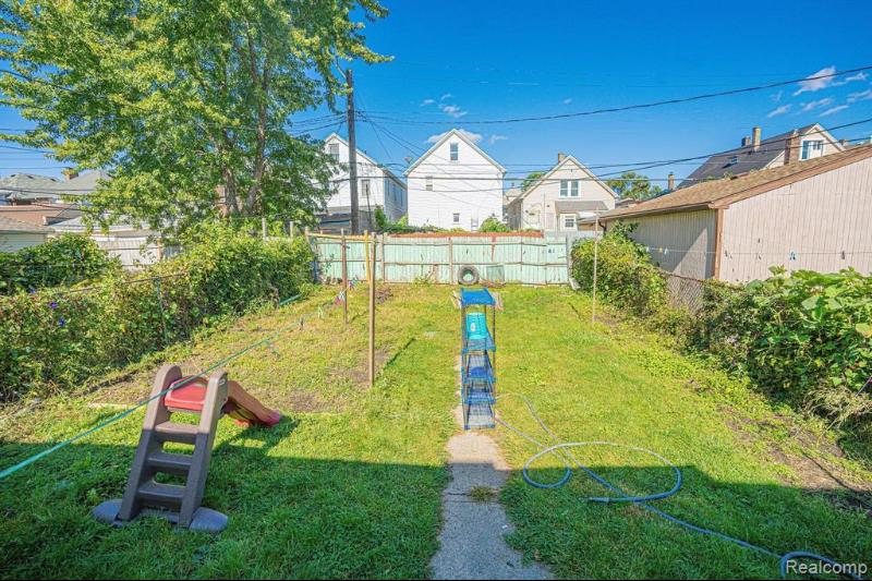 Listing Photo for 2965 Belmont Street