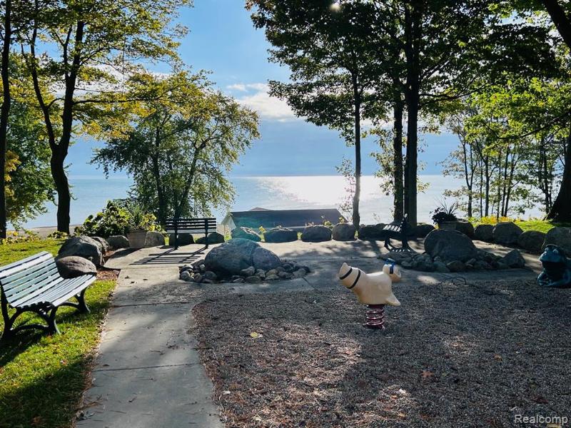 Listing Photo for 6103 Lakeshore Road 122