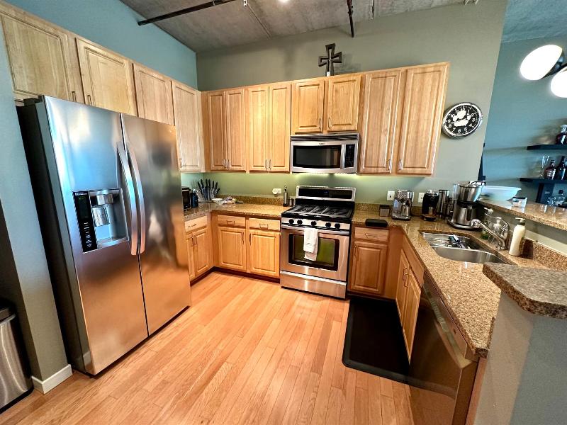 Listing Photo for 3670 Woodward Avenue 27-311