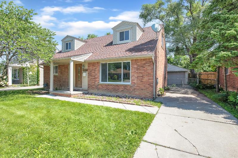 20471 Brooklawn Drive, Dearborn Heights