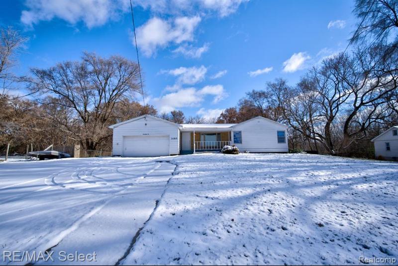 Listing Photo for 3085 S Center Road