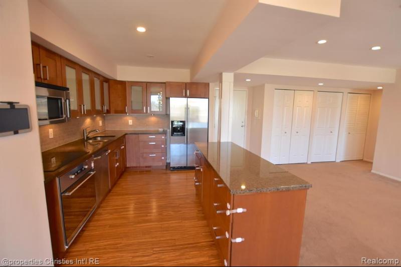 Listing Photo for 600 W Brown Street 201