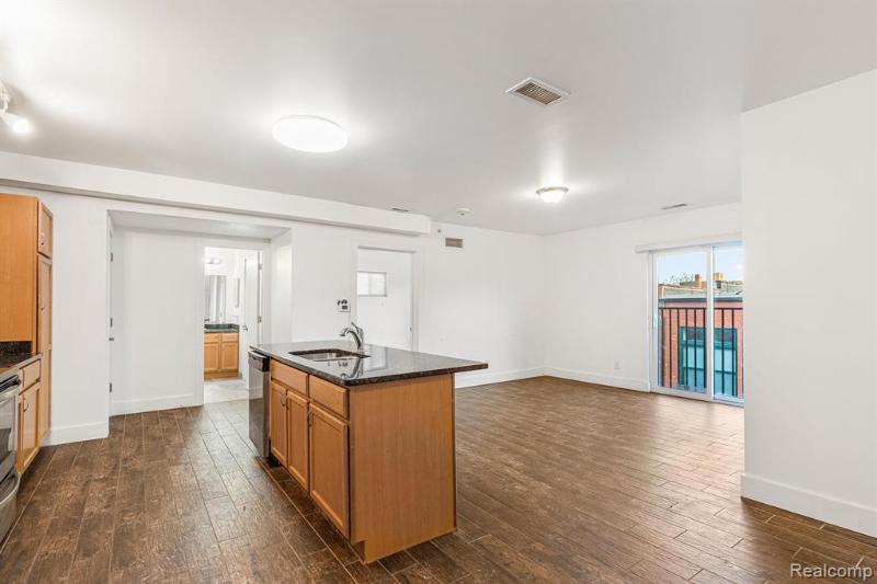 Listing Photo for 609 E Kirby Street 108