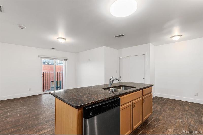 Listing Photo for 609 E Kirby Street 108