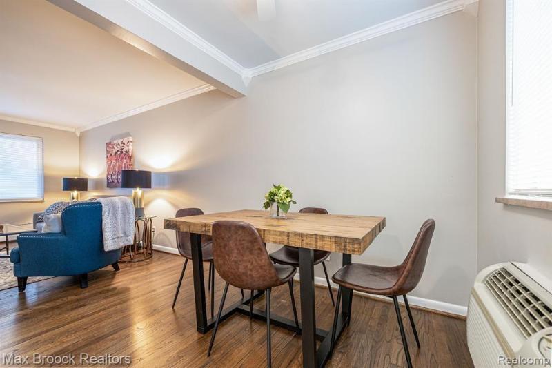Listing Photo for 233 1st Street 7