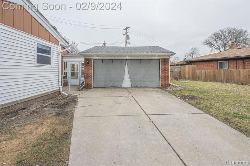 Listing Photo for 6533 Rockland Street
