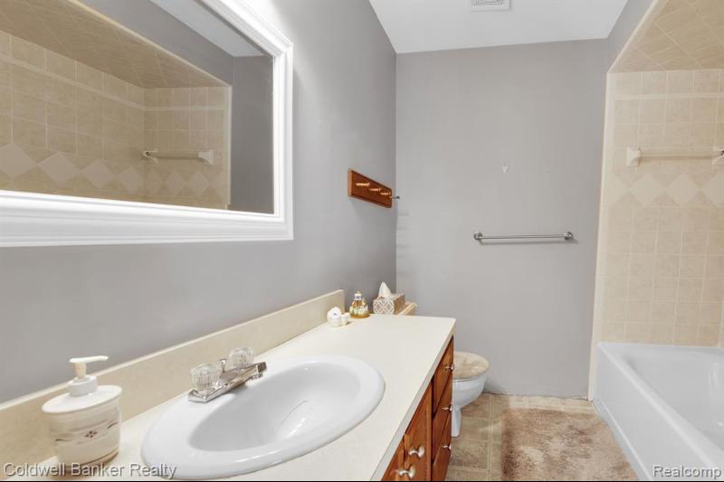 Listing Photo for 38260 Maple Forest Boulevard E 125
