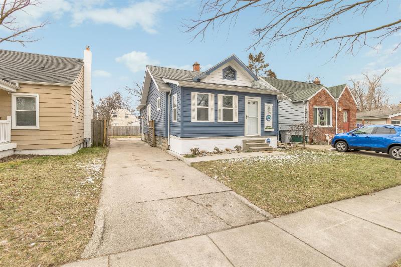 Listing Photo for 1202 E Hayes Avenue