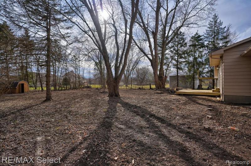 Listing Photo for 8199 W Carpenter Road