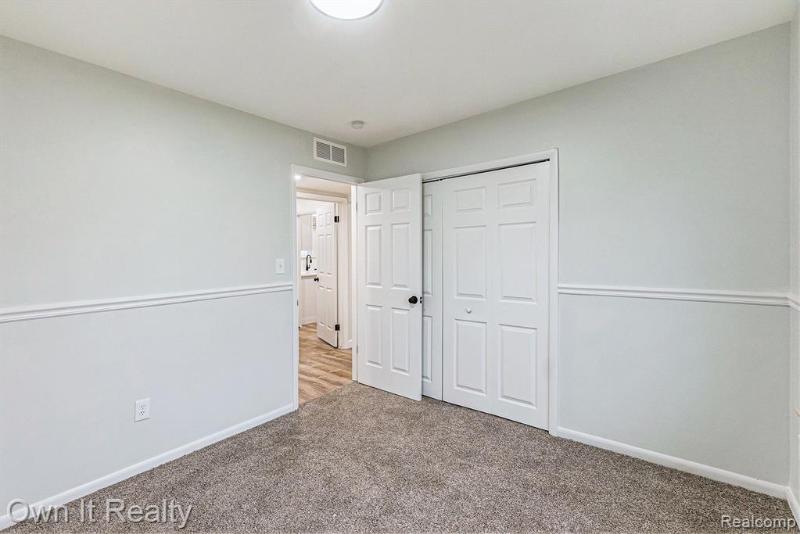 Listing Photo for 23119 Shoreview Street