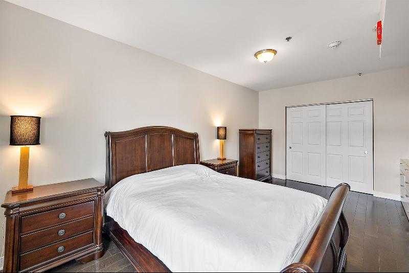 Listing Photo for 525 W Lafayette Boulevard 14A