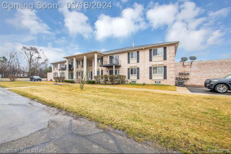 Listing Photo for 6115 Orchard Lake Road 203