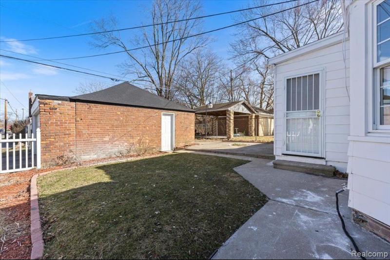 Listing Photo for 18514 Roselawn Street