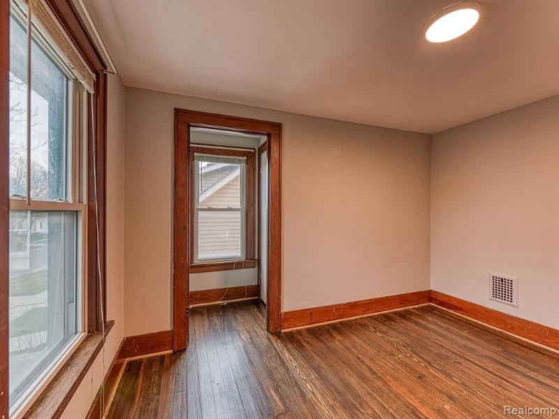 Listing Photo for 329 W 7th Street