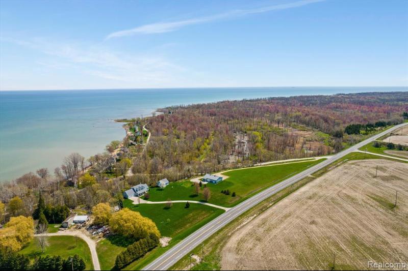 Listing Photo for 6880 A-E N Lakeshore Road